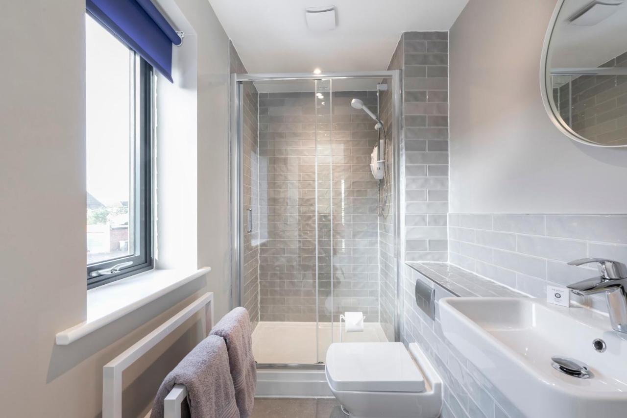 Elliot Oliver - Luxurious Two Bedroom Apartment With Parking Gloucester Eksteriør bilde