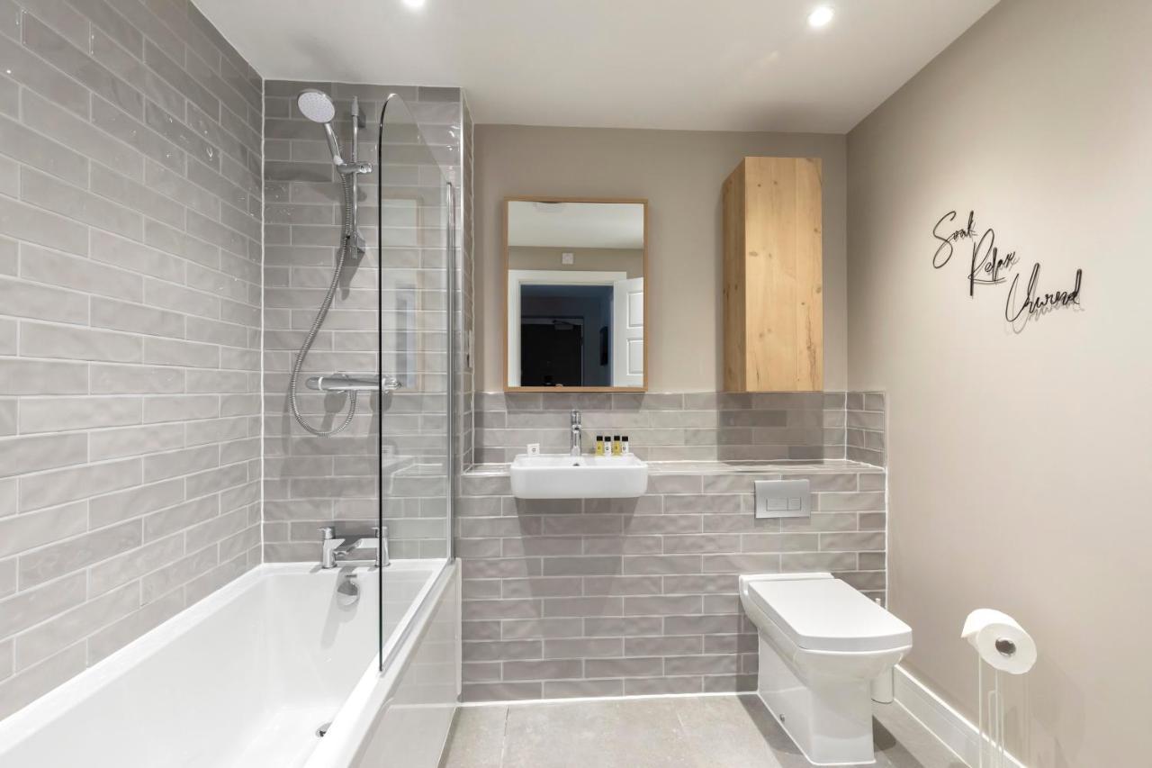 Elliot Oliver - Luxurious Two Bedroom Apartment With Parking Gloucester Eksteriør bilde
